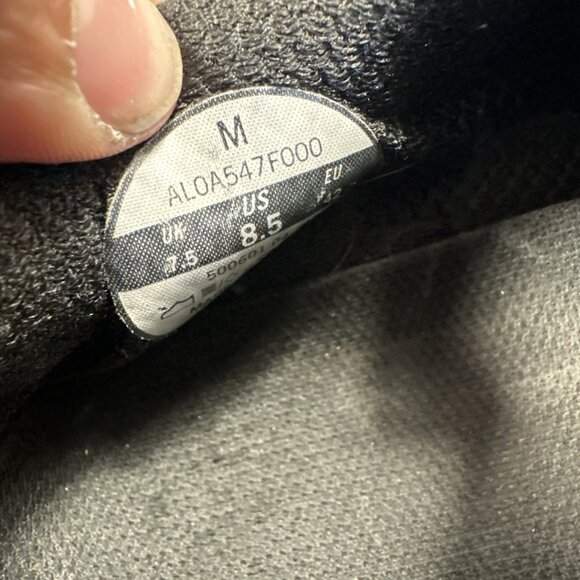 Athletic_Shoes